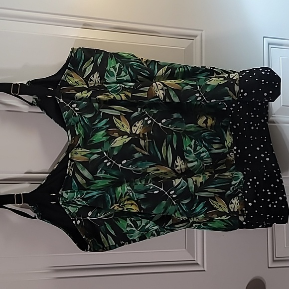 Tropical Leaf Print Tankini Top - Picture 10 of 10